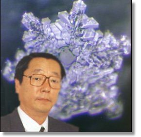 Dr Emoto with water crystal